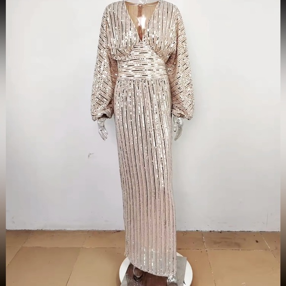 🎉Shine in this Sexy Long Sleeve Sparkly Maxi Dress, perfect for holiday … - Picture 8 of 16